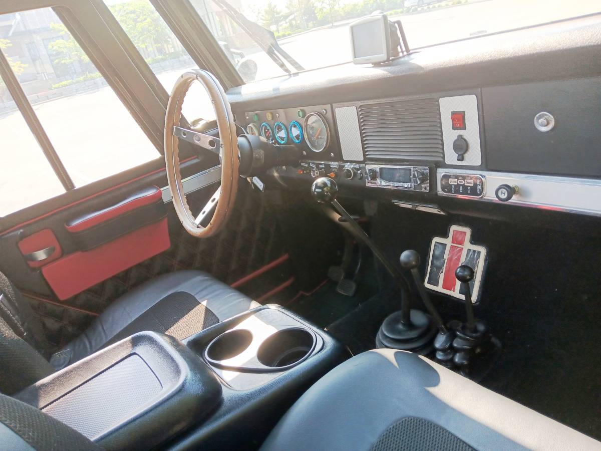International-scout-1967-black-10