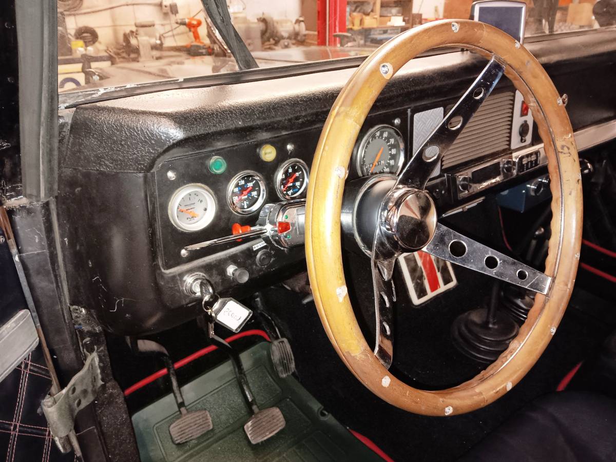 International-scout-1967-black-2