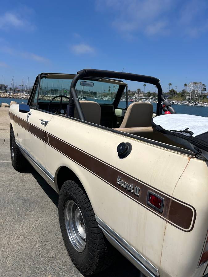 International-scout-1975-brown