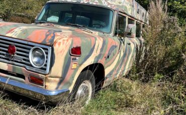 International-travelall-ambulance-1972-custom-1