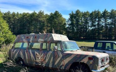 International-travelall-ambulance-1972-custom-2