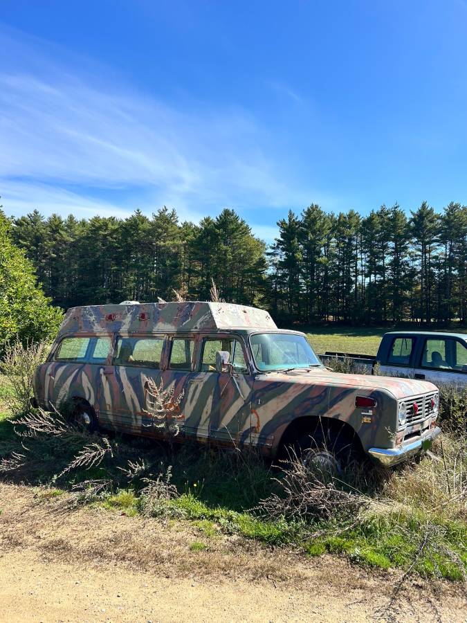 International-travelall-ambulance-1972-custom-2