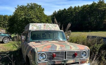 International-travelall-ambulance-1972-custom