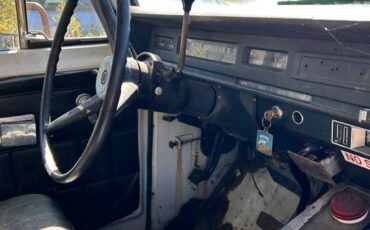 International-travelall-ambulance-1972-custom-5