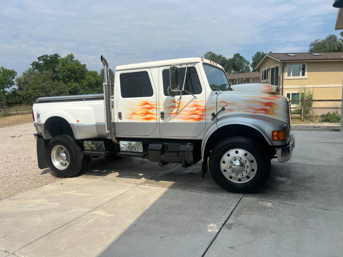 International-truck-diesel-1988-custom-1