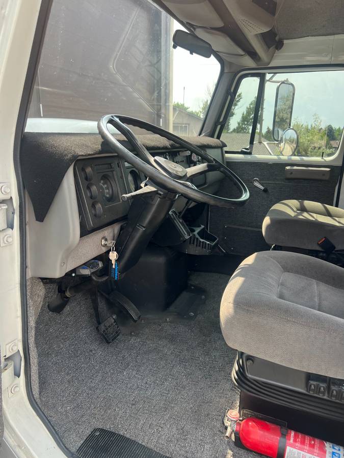 International-truck-diesel-1988-custom-2