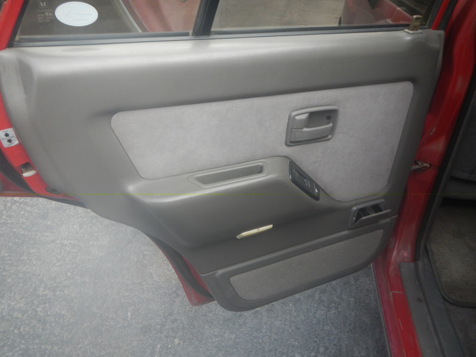 Isuzu-Rodeo-1993-SUV-12
