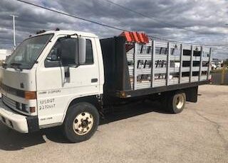 Isuzu-npr-1994-white-1