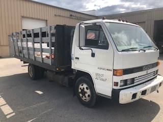 Isuzu-npr-1994-white-2