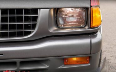 Isuzu-pickup-1989-10