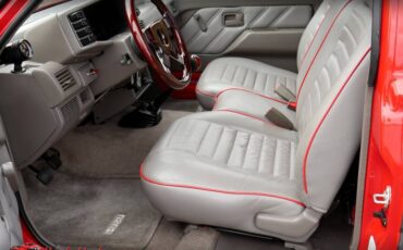 Isuzu-pickup-1989-12