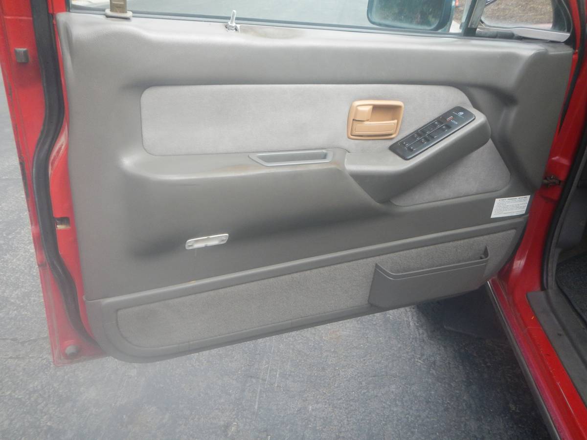 Isuzu-rodeo-ls-1993-red-12