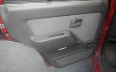 Isuzu-rodeo-ls-1993-red-13