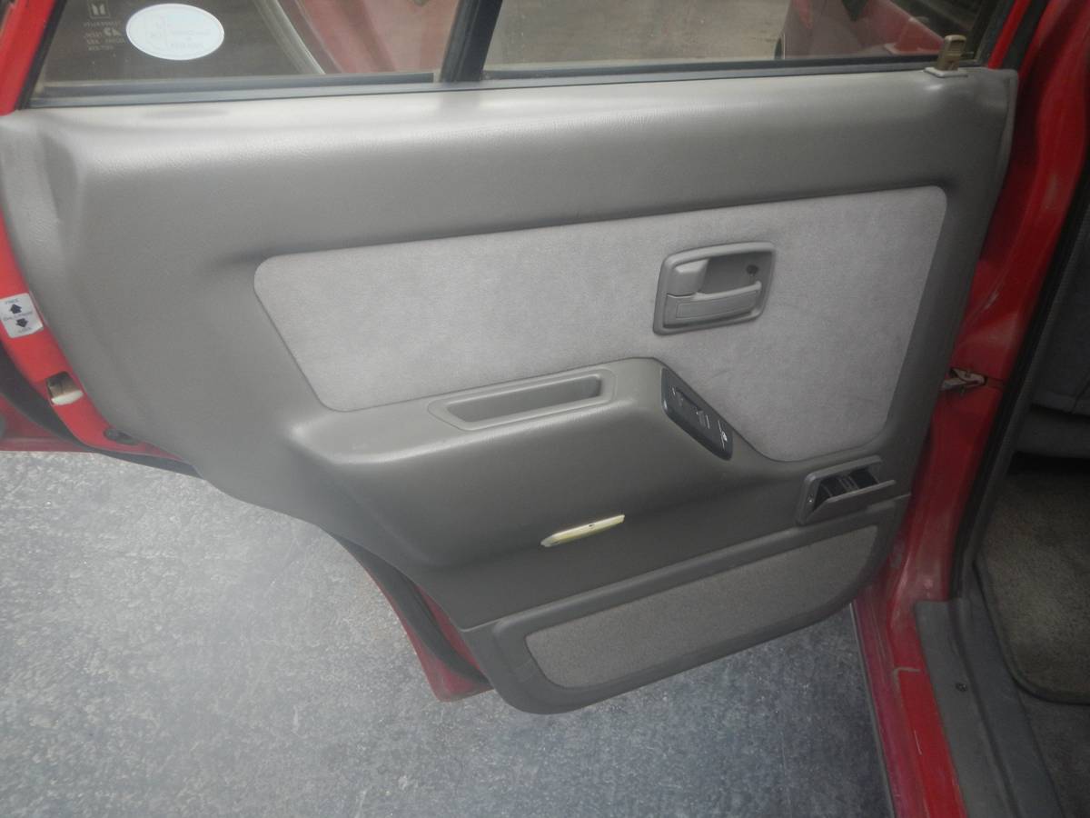 Isuzu-rodeo-ls-1993-red-13