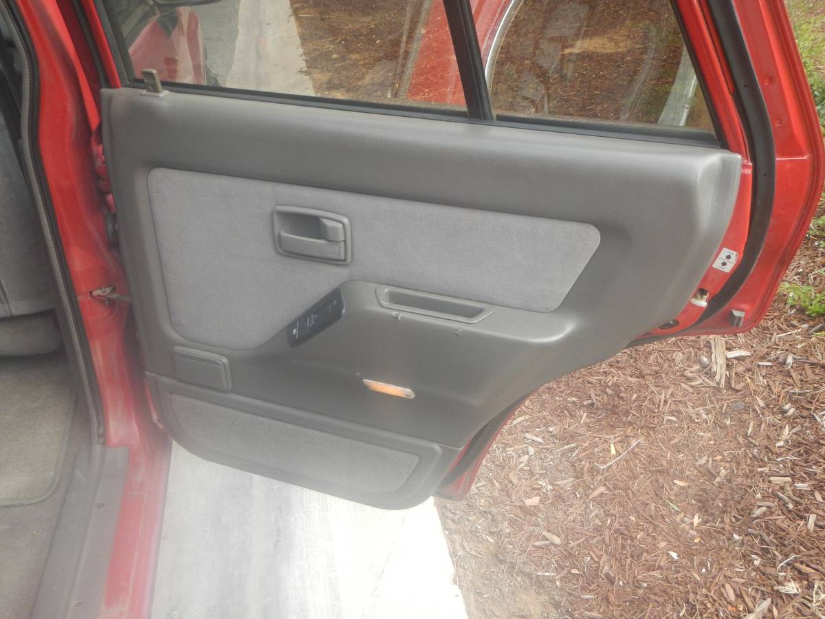 Isuzu-rodeo-ls-1993-red-19