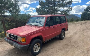 Isuzu-trooper-1988-red-2