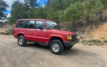 Isuzu-trooper-1988-red
