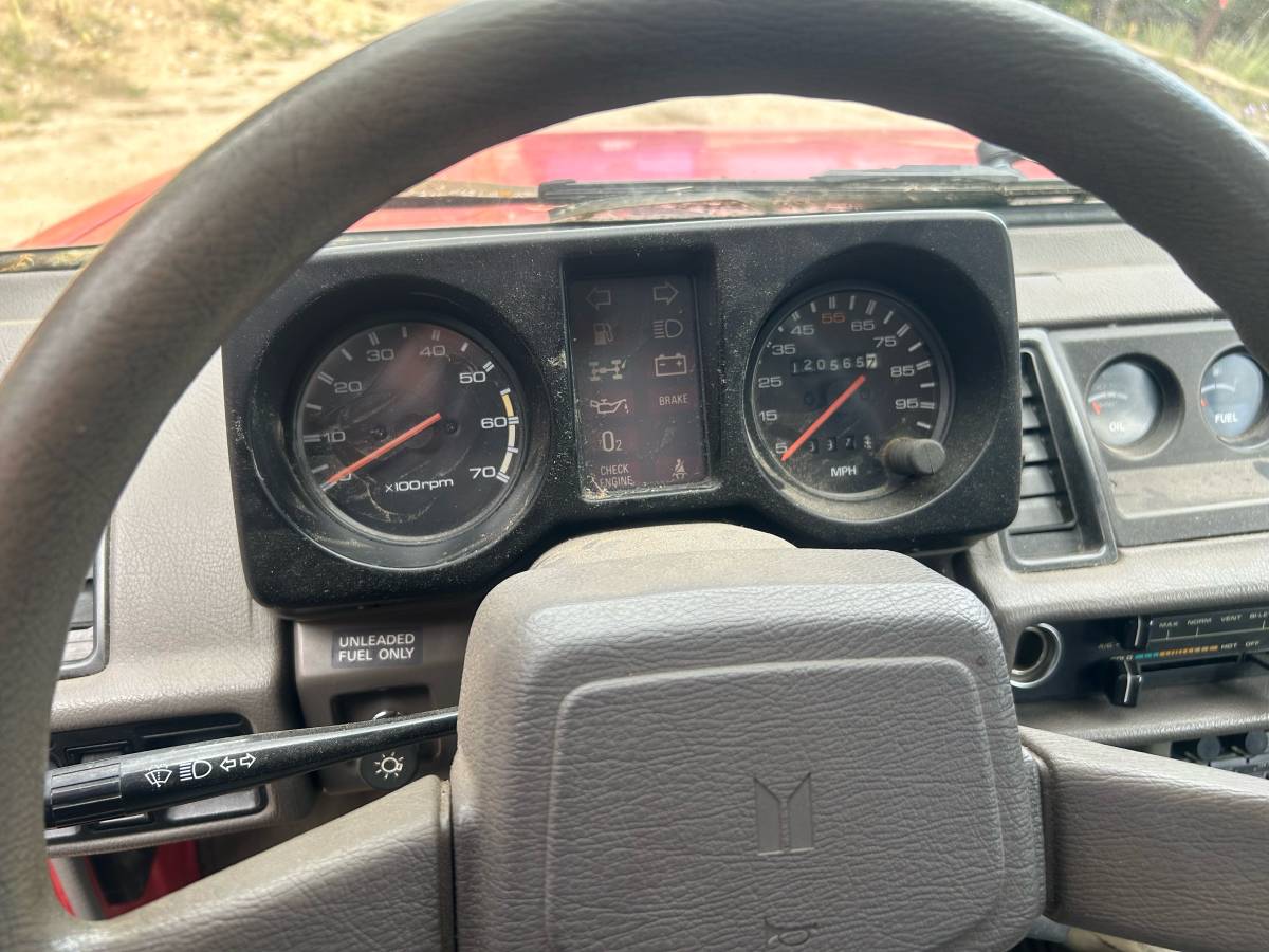 Isuzu-trooper-1988-red-4
