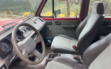 Isuzu-trooper-1988-red-6