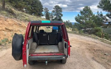 Isuzu-trooper-1988-red-9