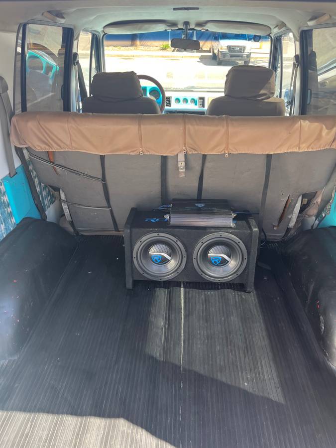 Isuzu-trooper-1989-blue-10