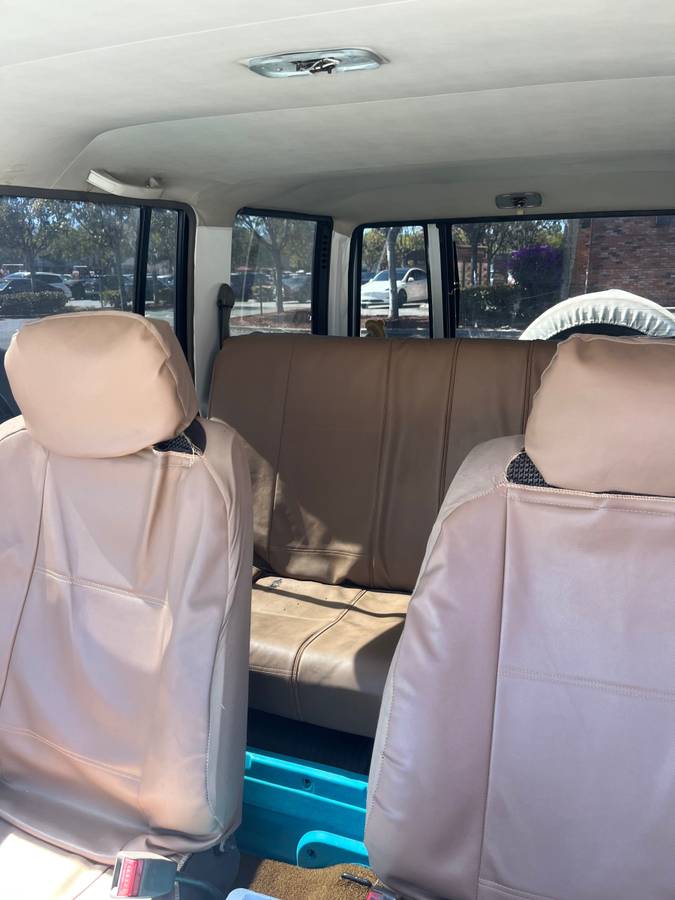 Isuzu-trooper-1989-blue-13