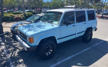 Isuzu-trooper-1989-blue-2