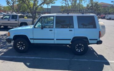 Isuzu-trooper-1989-blue-4