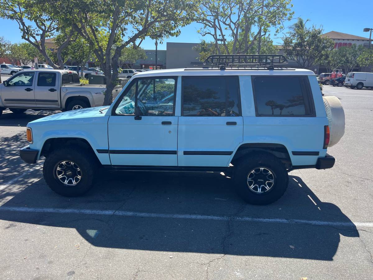 Isuzu-trooper-1989-blue-4