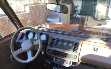 Isuzu-trooper-1989-orange-12