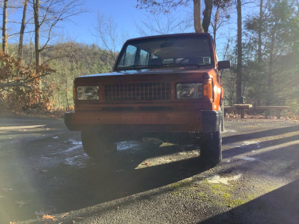 Isuzu-trooper-1989-orange-2