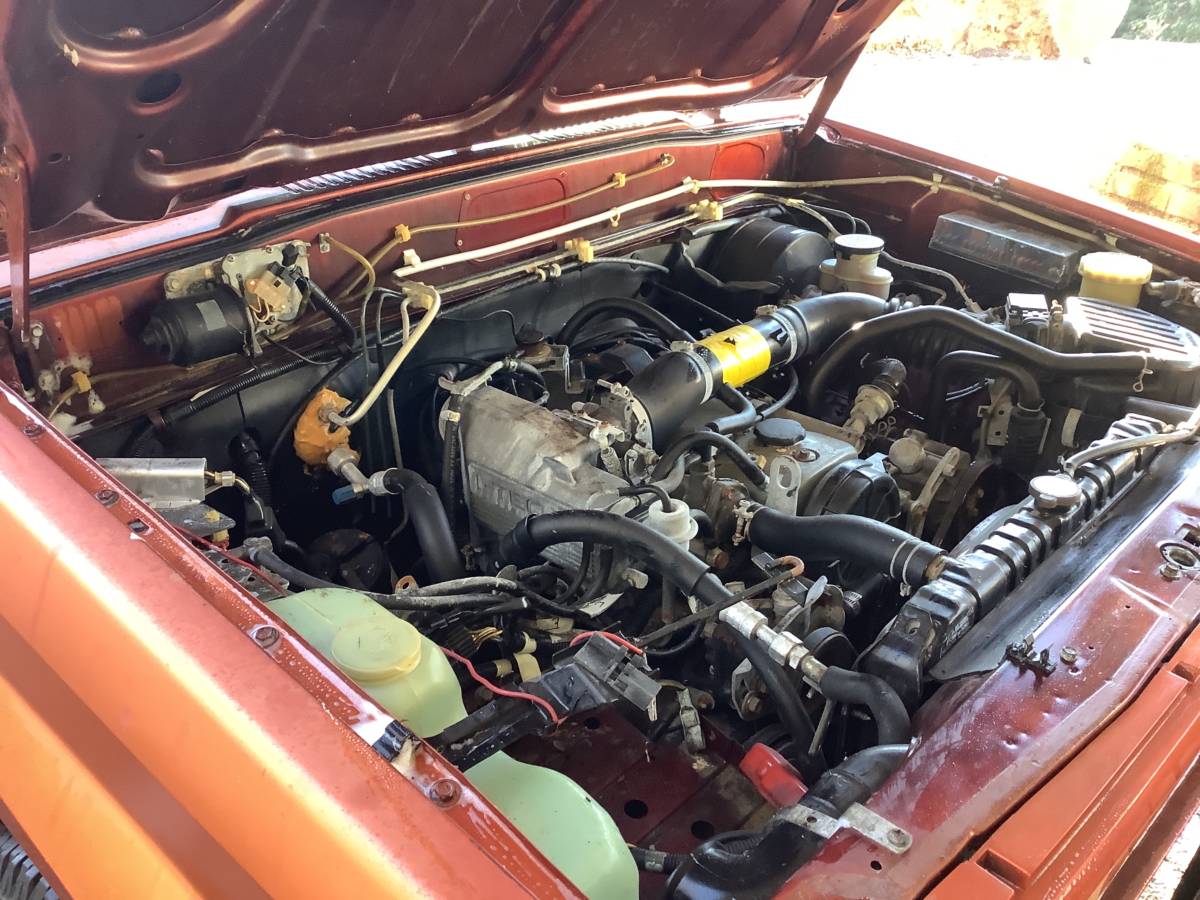 Isuzu-trooper-1989-orange-3