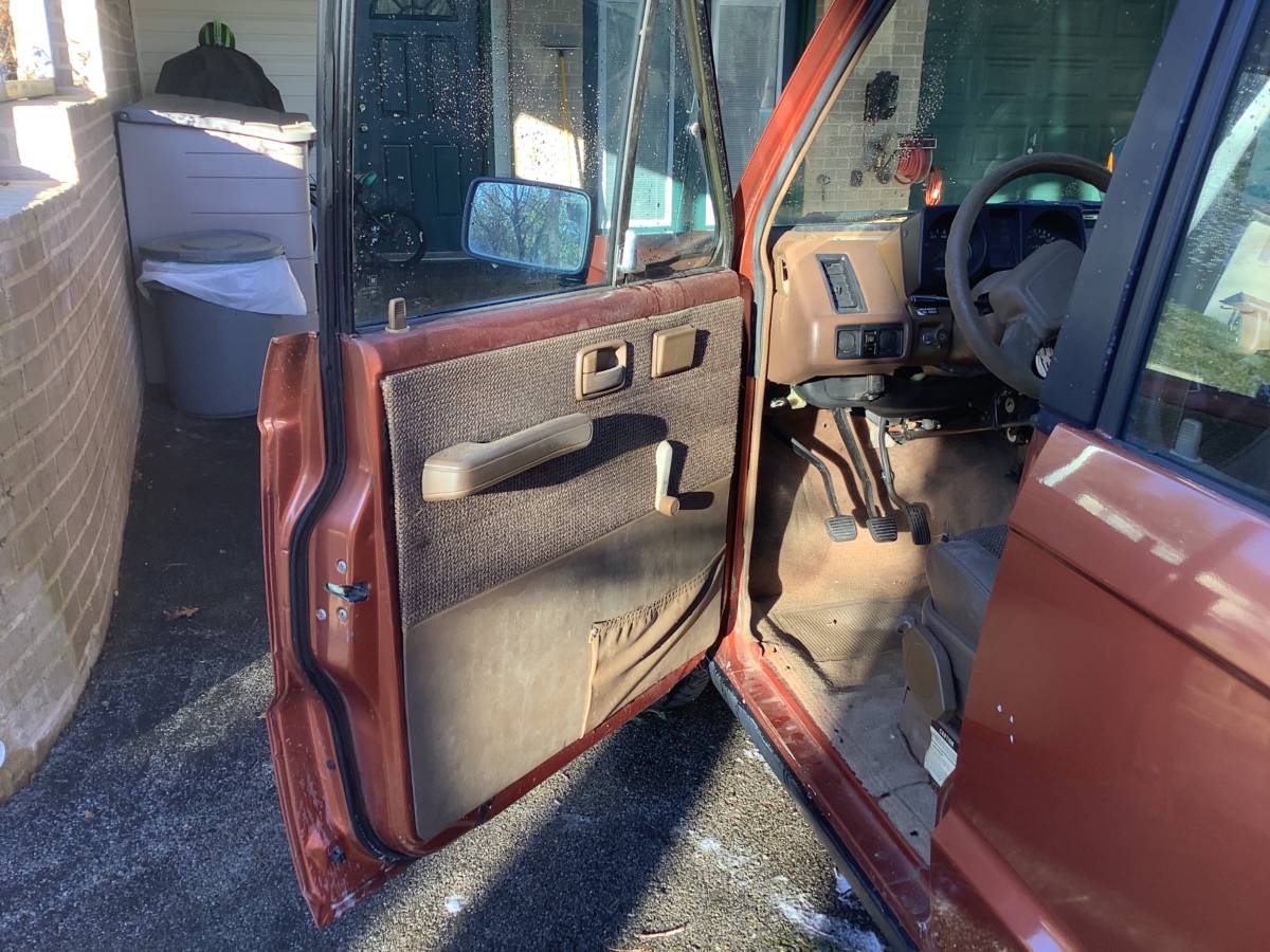 Isuzu-trooper-1989-orange-5