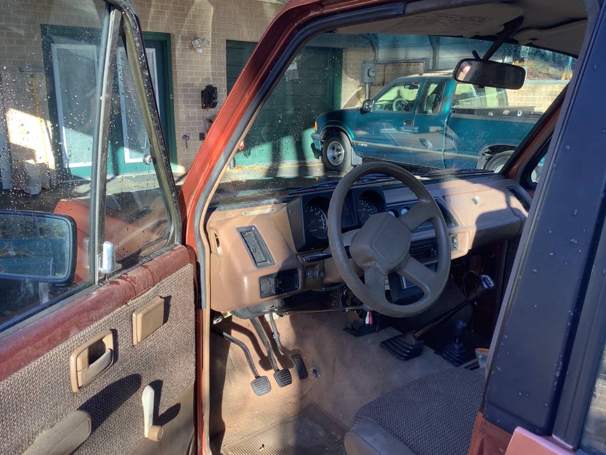 Isuzu-trooper-1989-orange-7