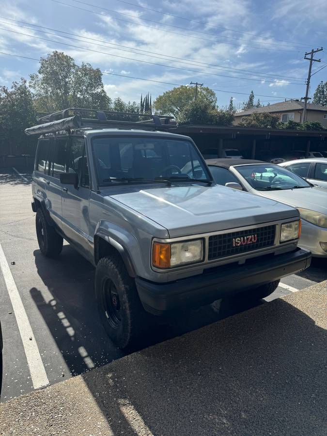 Isuzu-trooper-1990-blue-1