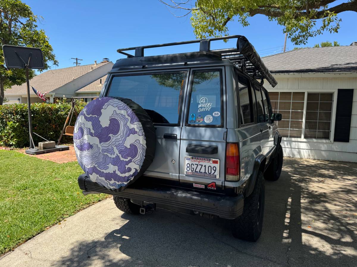 Isuzu-trooper-1990-blue-2