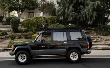 Isuzu-trooper-1991-black-10