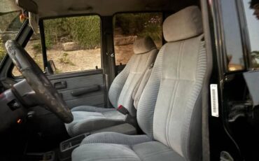 Isuzu-trooper-1991-black-14