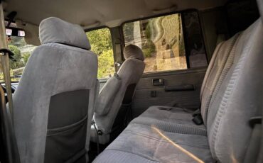 Isuzu-trooper-1991-black-16