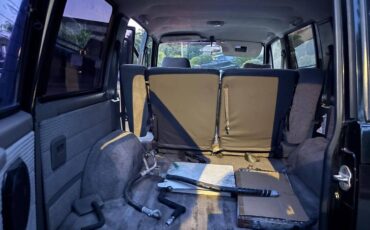 Isuzu-trooper-1991-black-17