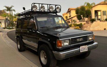 Isuzu-trooper-1991-black-2