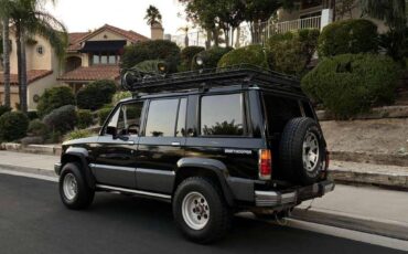 Isuzu-trooper-1991-black-5