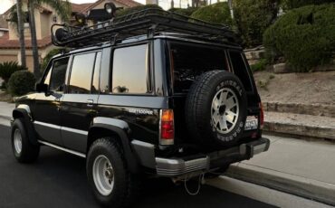 Isuzu-trooper-1991-black-8