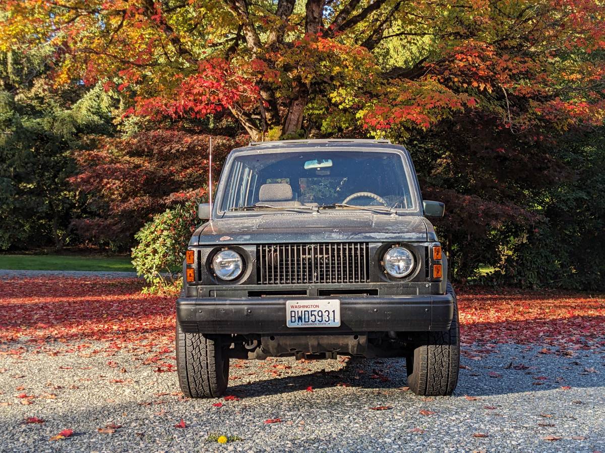 Isuzu-trooper-1991-green-1