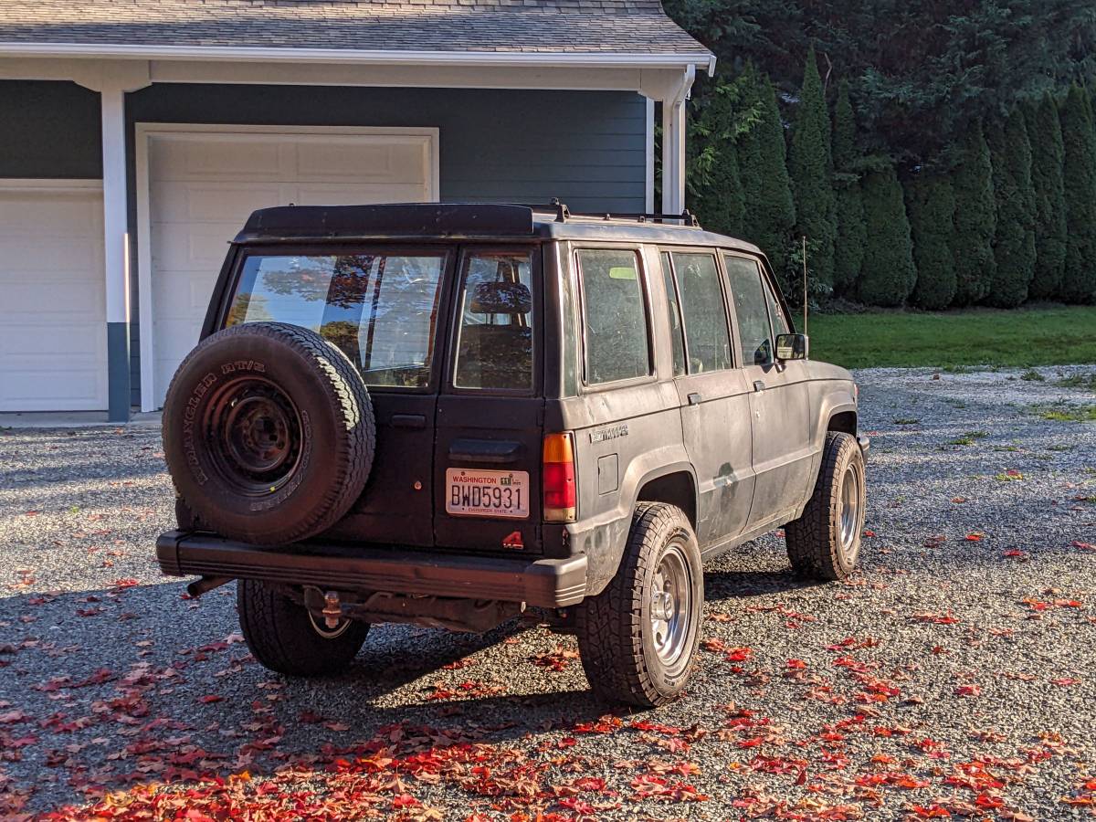 Isuzu-trooper-1991-green-2