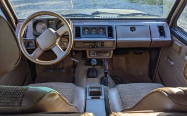 Isuzu-trooper-1991-green-6