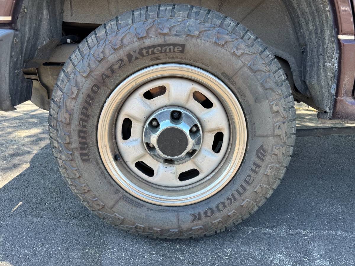 Isuzu-trooper-1993-3