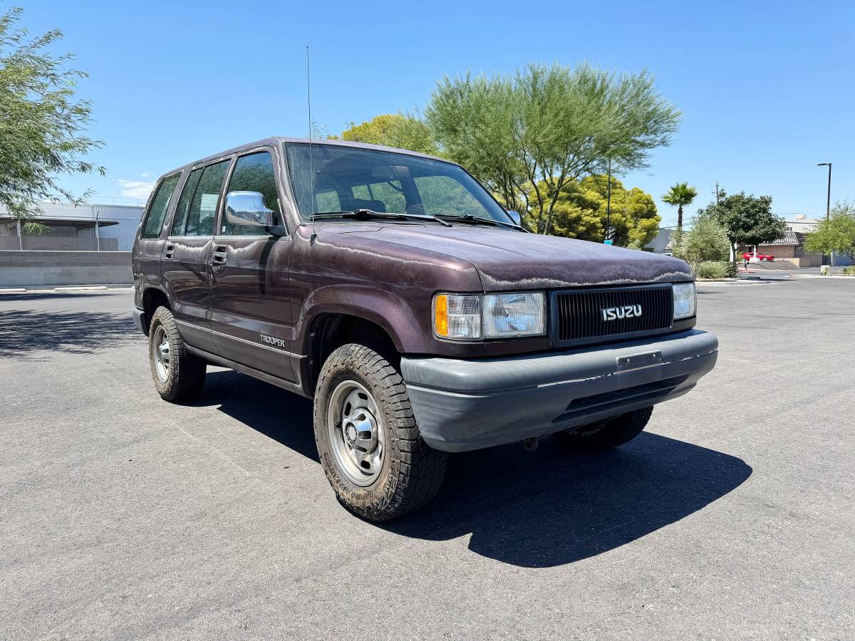 Isuzu-trooper-1993-9
