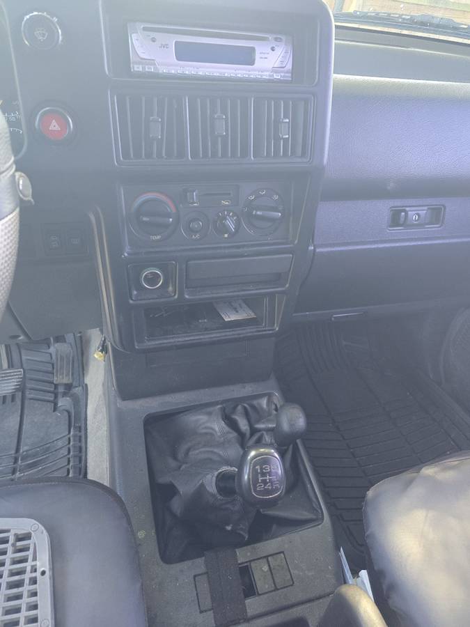 Isuzu-trooper-1994-white-10