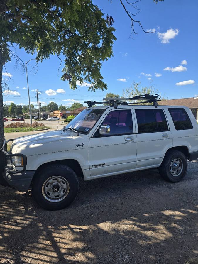 Isuzu-trooper-1994-white-12